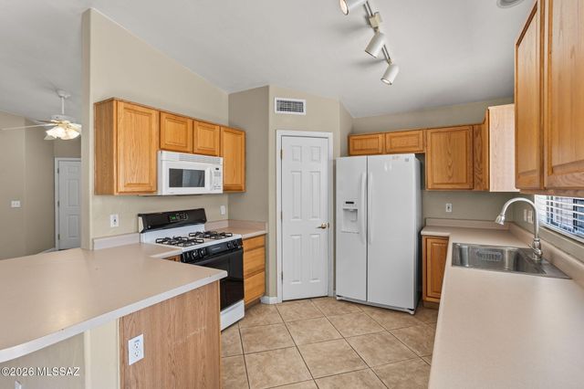 3775 N Nash Creek Court, Tucson, AZ 85745