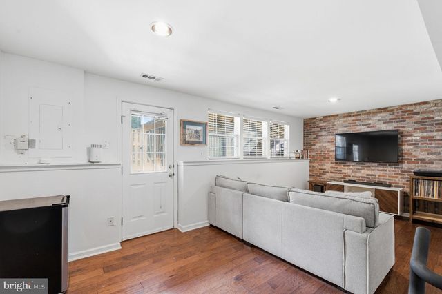 43455 POSTRAIL SQ, Ashburn, VA 20147