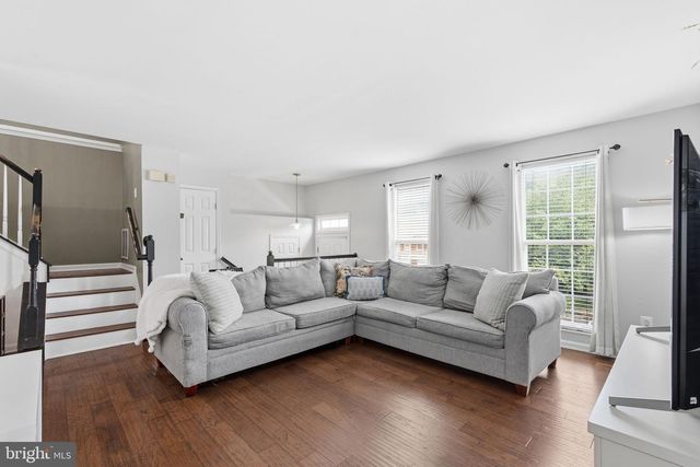 43455 POSTRAIL SQ, Ashburn, VA 20147