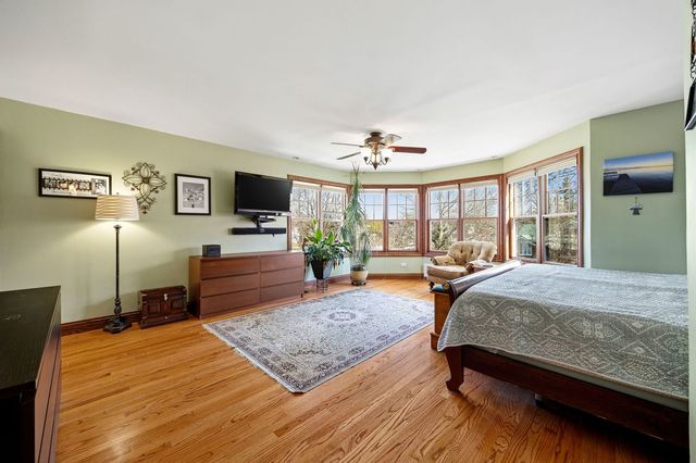 6883 W Hobart Avenue, Chicago, IL 60631