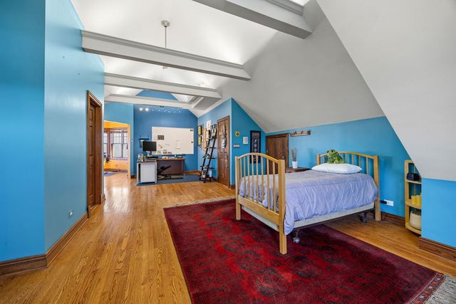 6883 W Hobart Avenue, Chicago, IL 60631