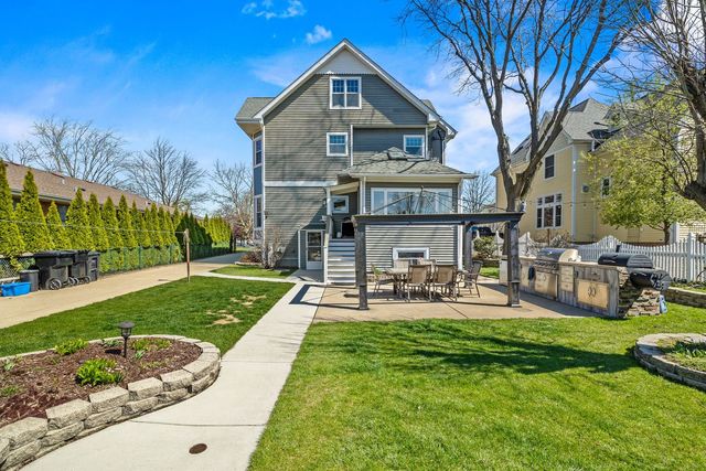 6883 W Hobart Avenue, Chicago, IL 60631