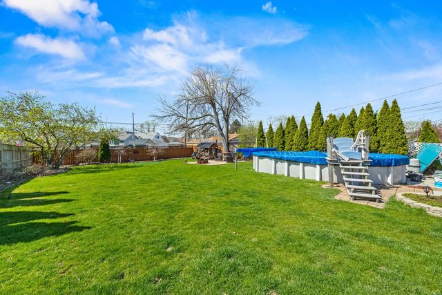 6883 W Hobart Avenue, Chicago, IL 60631