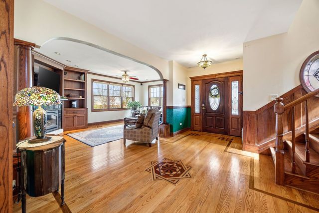 6883 W Hobart Avenue, Chicago, IL 60631