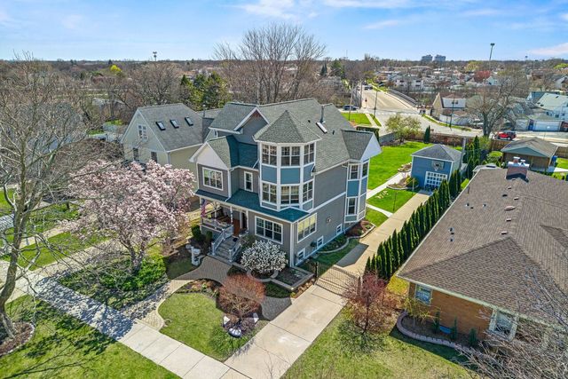 6883 W Hobart Avenue, Chicago, IL 60631