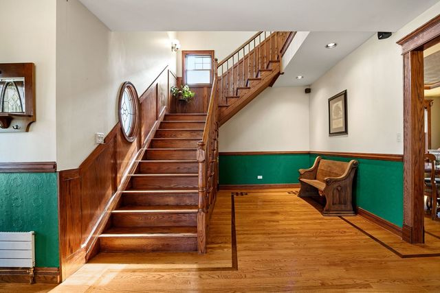 6883 W Hobart Avenue, Chicago, IL 60631