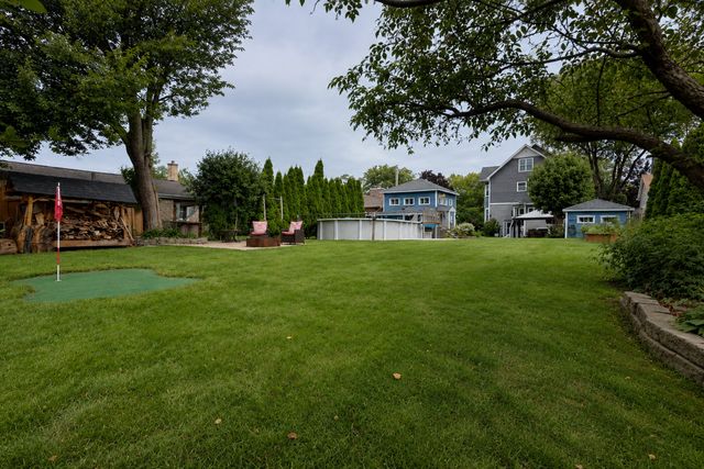 6883 W Hobart Avenue, Chicago, IL 60631