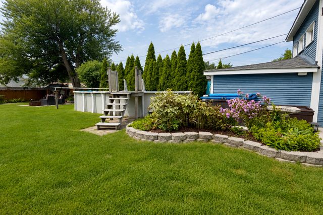 6883 W Hobart Avenue, Chicago, IL 60631