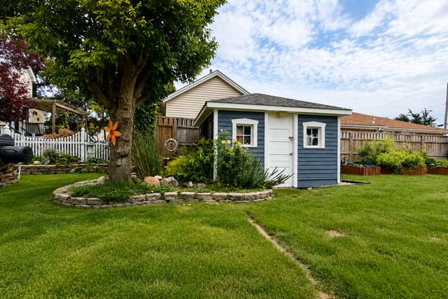 6883 W Hobart Avenue, Chicago, IL 60631