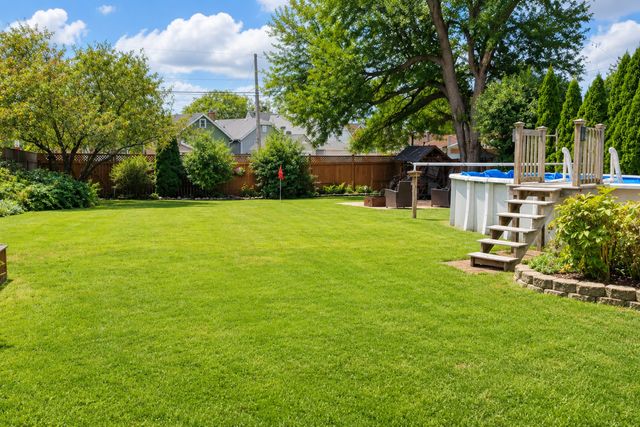 6883 W Hobart Avenue, Chicago, IL 60631
