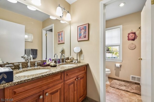 68 Center Ave, Morris Twp., NJ 07960