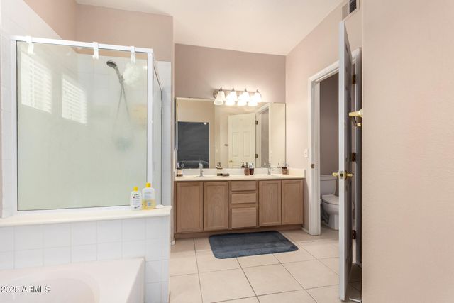 7401 W ARROWHEAD CLUBHOUSE Drive 2041, Glendale, AZ 85308