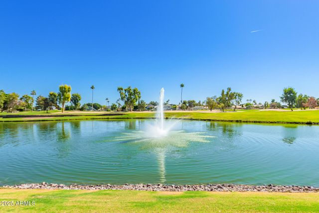 7401 W ARROWHEAD CLUBHOUSE Drive 2041, Glendale, AZ 85308