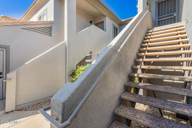 7401 W ARROWHEAD CLUBHOUSE Drive 2041, Glendale, AZ 85308