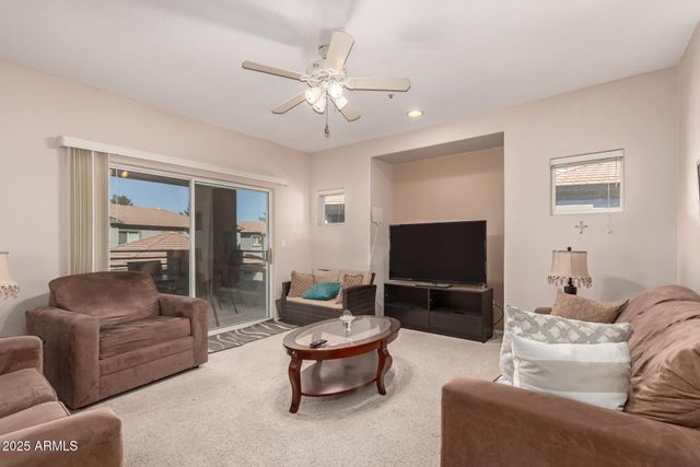 7401 W ARROWHEAD CLUBHOUSE Drive 2041, Glendale, AZ 85308