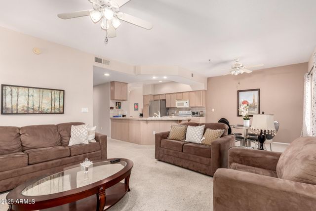 7401 W ARROWHEAD CLUBHOUSE Drive 2041, Glendale, AZ 85308