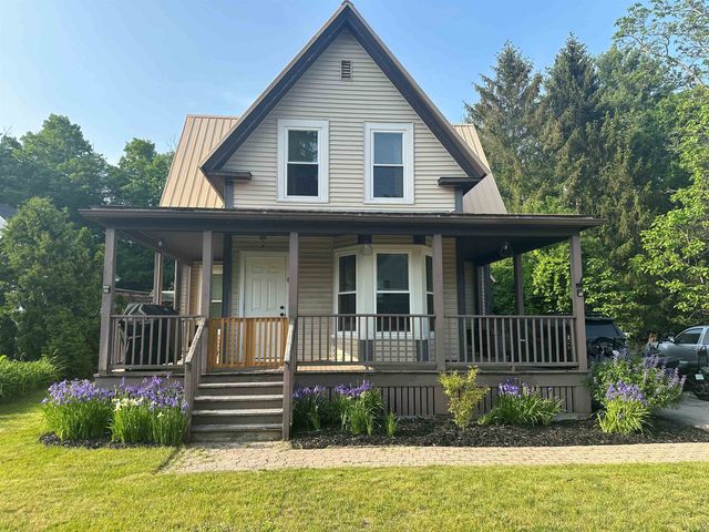 8 Main Street, Raymond, NH 03077