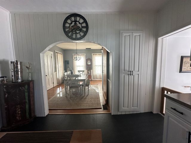 8 Main Street, Raymond, NH 03077