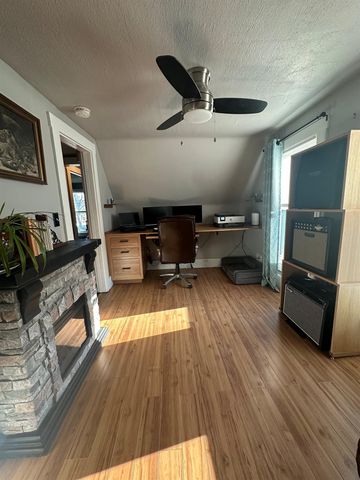8 Main Street, Raymond, NH 03077