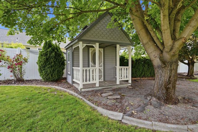3825 S Bates Ct, Spokane, WA 99206