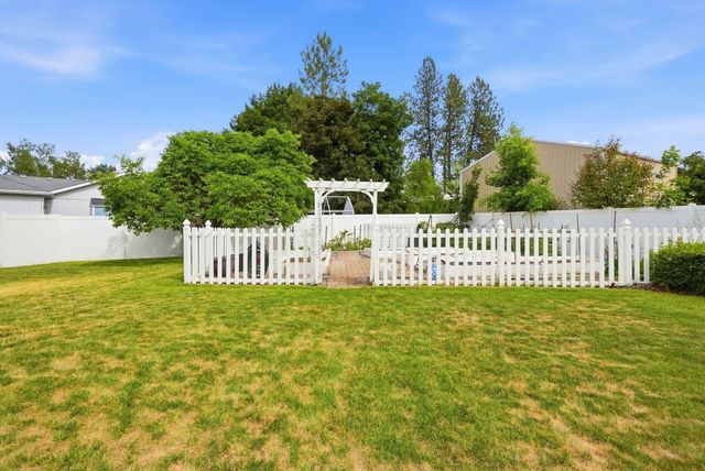 3825 S Bates Ct, Spokane, WA 99206