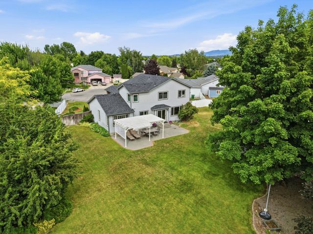 3825 S Bates Ct, Spokane, WA 99206