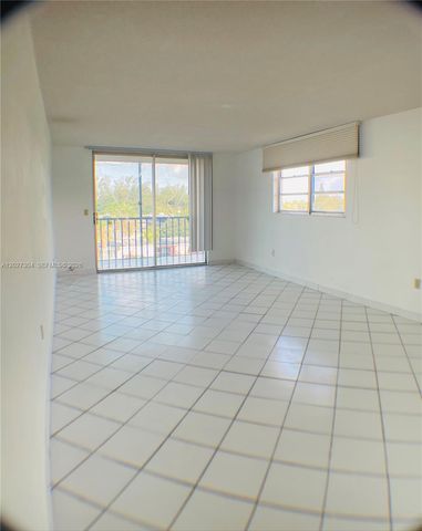 12590 NE 16th Avenue 610, North Miami, FL 33161