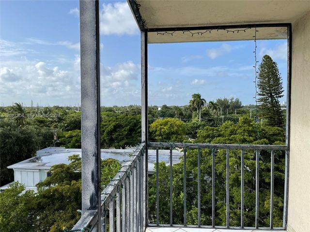 12590 NE 16th Avenue 610, North Miami, FL 33161