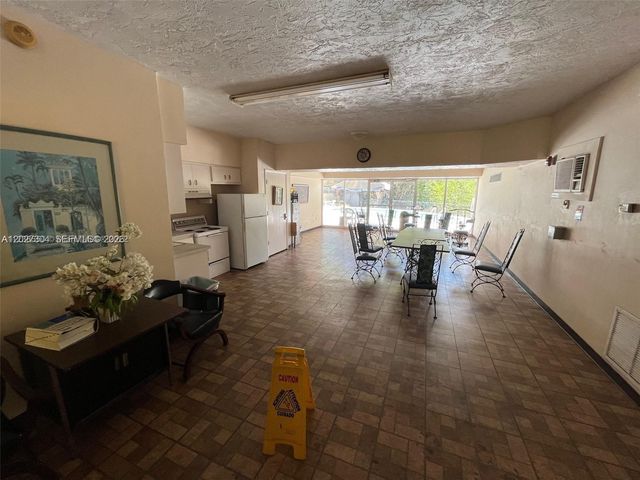 12590 NE 16th Avenue 610, North Miami, FL 33161