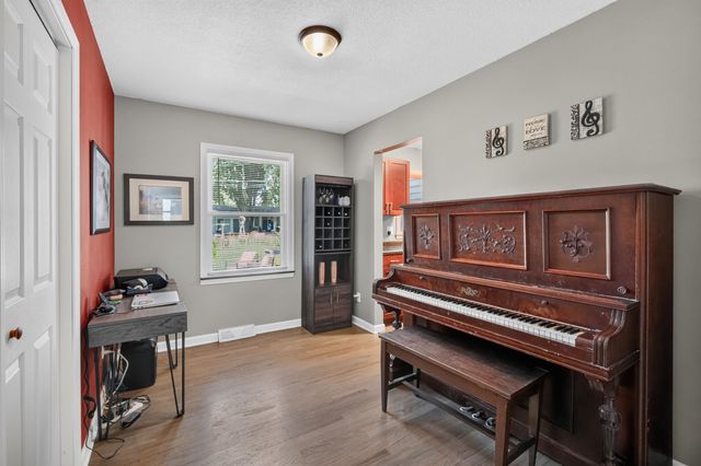 2415 Melrose Avenue, Ames, IA 50010