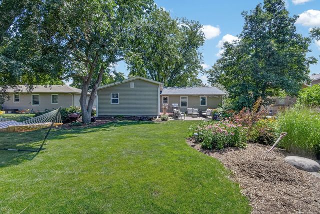 2415 Melrose Avenue, Ames, IA 50010