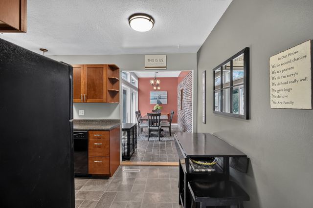 2415 Melrose Avenue, Ames, IA 50010