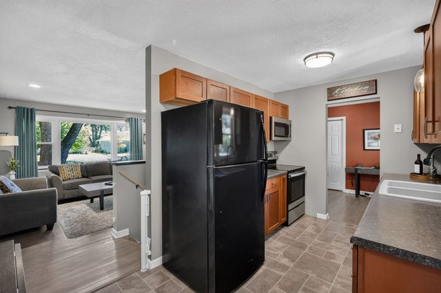 2415 Melrose Avenue, Ames, IA 50010