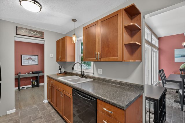 2415 Melrose Avenue, Ames, IA 50010