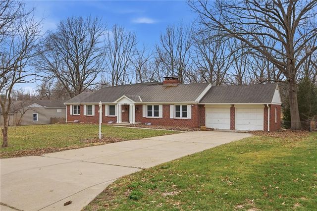 9622 Sagamore Road, Leawood, KS 66206