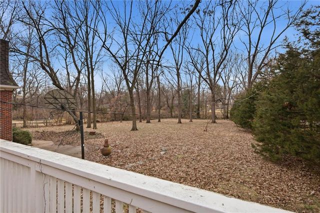 9622 Sagamore Road, Leawood, KS 66206