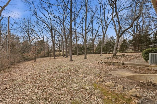 9622 Sagamore Road, Leawood, KS 66206