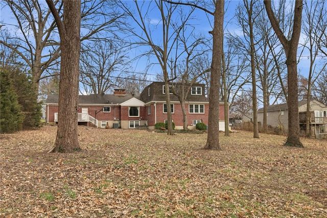 9622 Sagamore Road, Leawood, KS 66206