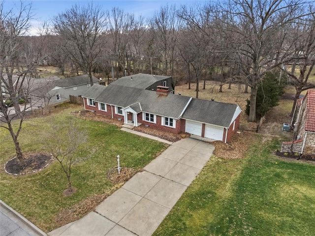 9622 Sagamore Road, Leawood, KS 66206