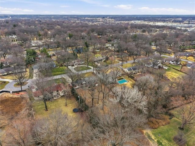 9622 Sagamore Road, Leawood, KS 66206