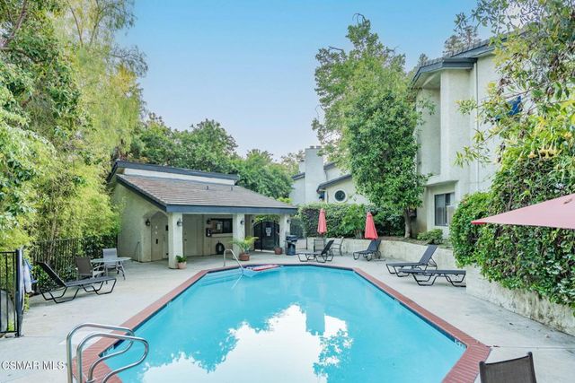 5704 Skyview Way E, Agoura Hills, CA 91301