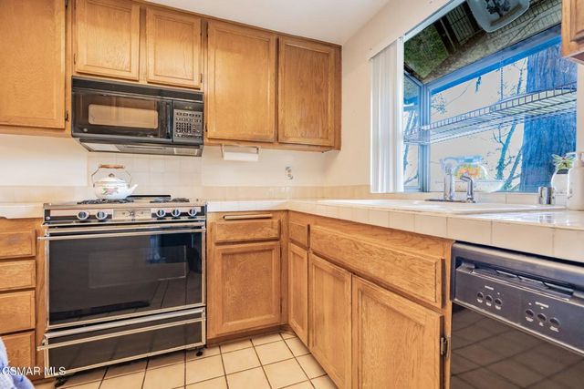 5704 Skyview Way E, Agoura Hills, CA 91301