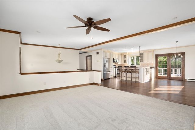11 Renfrew Avenue, Middletown, RI 02842
