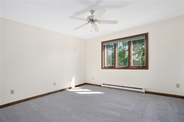 11 Renfrew Avenue, Middletown, RI 02842
