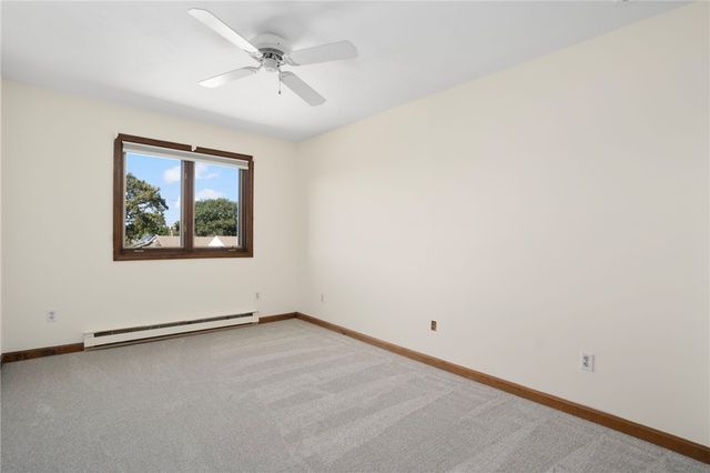 11 Renfrew Avenue, Middletown, RI 02842