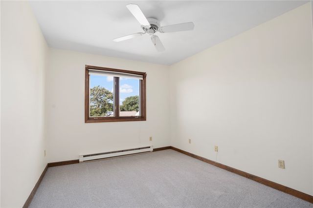 11 Renfrew Avenue, Middletown, RI 02842