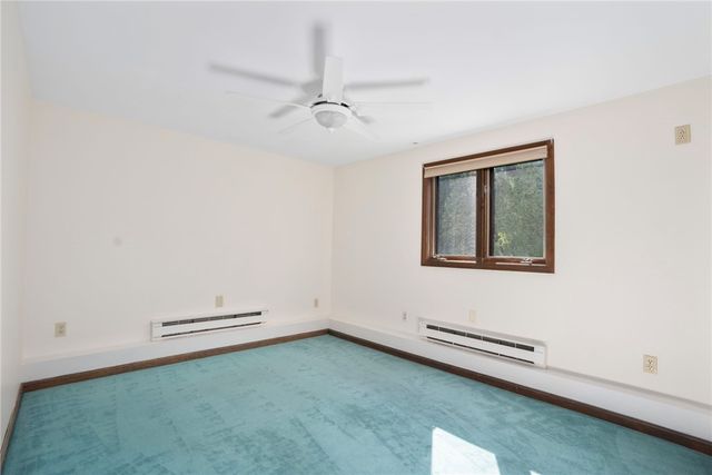11 Renfrew Avenue, Middletown, RI 02842