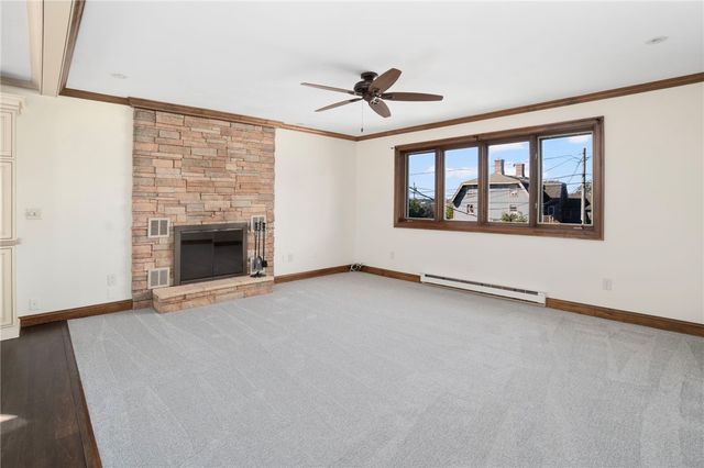 11 Renfrew Avenue, Middletown, RI 02842