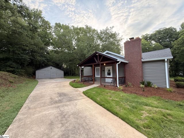 653 Enoree Road, Travelers Rest, SC 29690