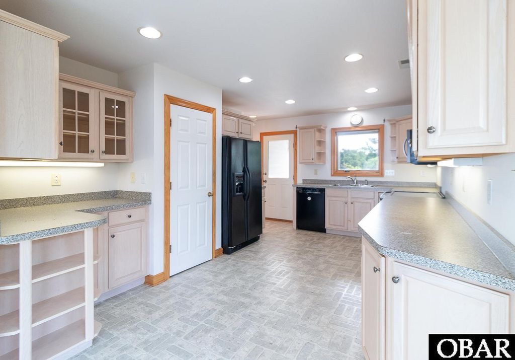 Image 43 of property listing at 100 Mill Point Lot 31, Kitty Hawk, NC 27949